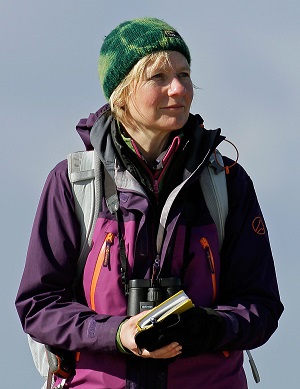 Seniorforsker Dagmar Hagen i Norsk institutt for naturforskning (NINA) forsker på restaurering av natur og hjelper kraftselskaper og andre utbyggere til å ta vare på naturen når de skal bygge. Foto: Bård G. Stokke