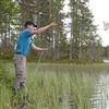 I NINAs undersøkelse brukes krepsdyrplankton for å vurdere effektene av forsuring. Disse lever både i de åpne vannmasser og, som her, i strandsonen av innsjøer. Foto: Knut Andreas Eikland, NINA.