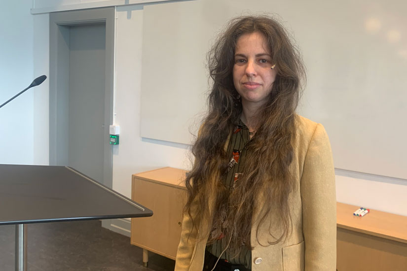 Dafna Gilad disputerer med oppgave om hvordan framtidens energisystemer vil påvirke naturen