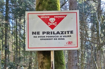 Landminer truer ikke bare mennesker, men også dyrelivet og naturområder