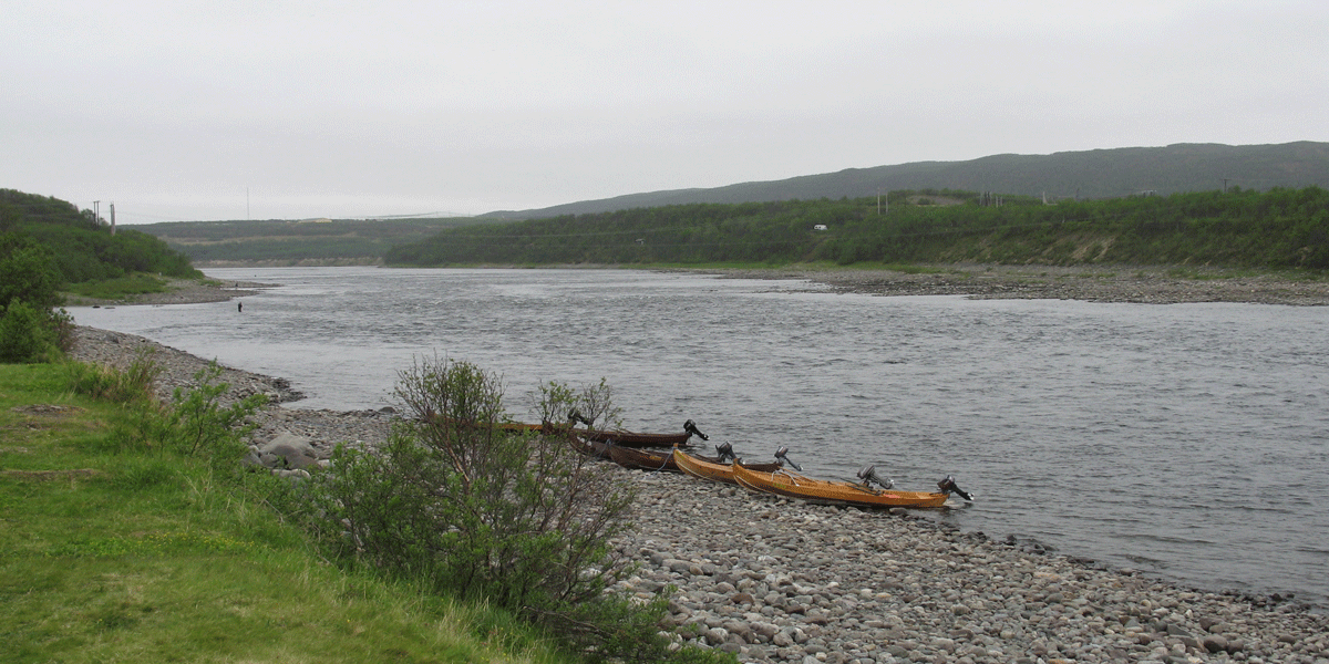 Båtfiske i Tanaelva. Foto © Sturla Brørs